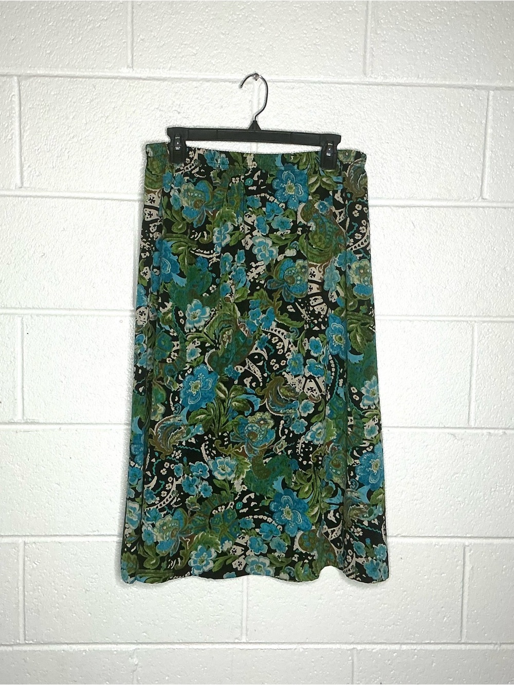 < Vintage Nikki Green & Blue Floral Midi Skirt Size Large >